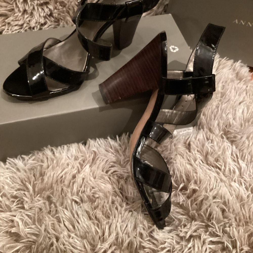 Ann Taylor - Angela criss cross sandals